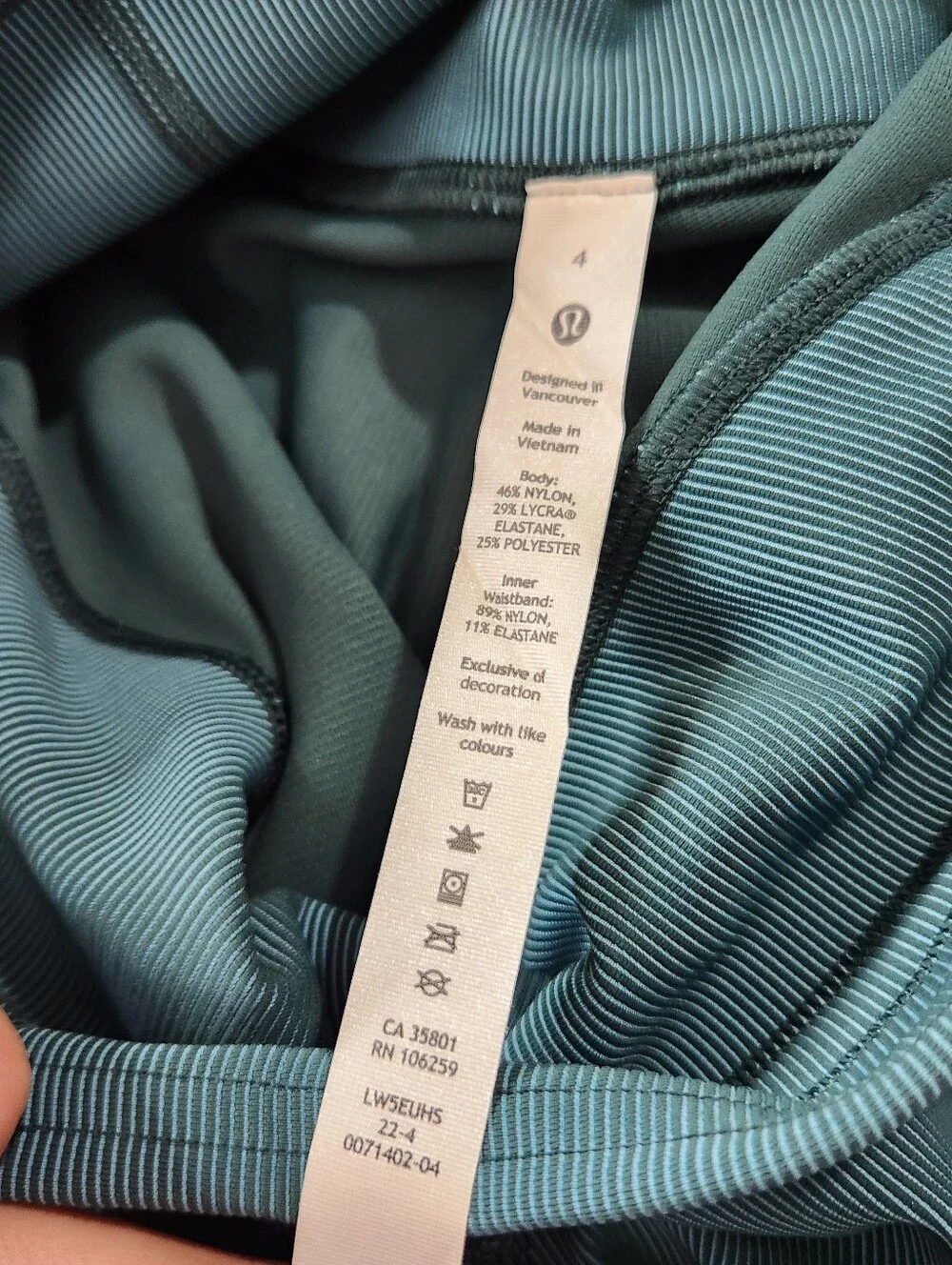 lululemon athletica excellent preowned